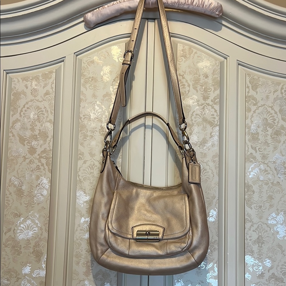 Coach Metallic Tan Shoulder Bag See Slight Callouts In Photos - Picture 2 of 14